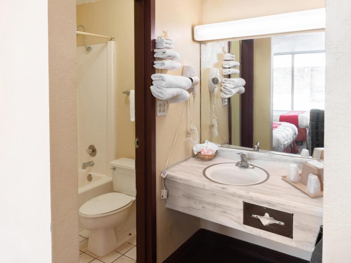 Oyo Hotel Guymon Ok Us-64 Екстериор снимка